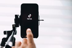 El iPhone 17 Pro y el Samsung Galaxy S25 Ultra se perfilan como los celulares favoritos para creadores de TikTok en 2025.