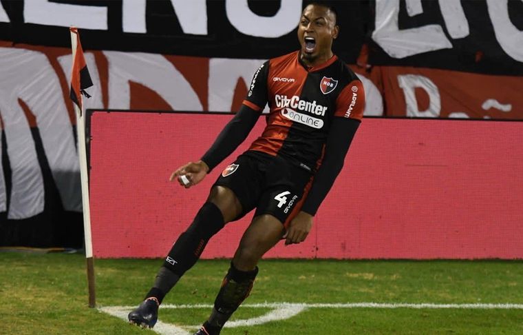 Willer Ditta Con un gol de Willer Ditta, Newells superó a Argentinos en Rosario.