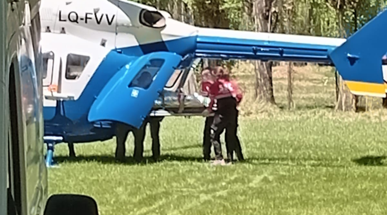 Trasladaron a los heridos en helicóptero. Trasladaron a los heridos en helicóptero.