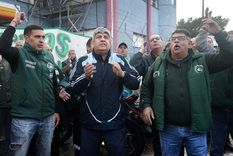 El secretario general de la CGT y adjunto de Camioneros, Pablo Moyano, participa de la Asamblea realizada por los trabajadores en su puesto laboral en la localidad de Dock Sud, Avellaneda. Foto: Noticias Argentinas