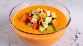 Esta receta tiene su origen en Andalucía y se consume desde hace siglos como plato refrescante. Esta receta tiene su origen en Andalucía y se consume desde hace siglos como plato refrescante.