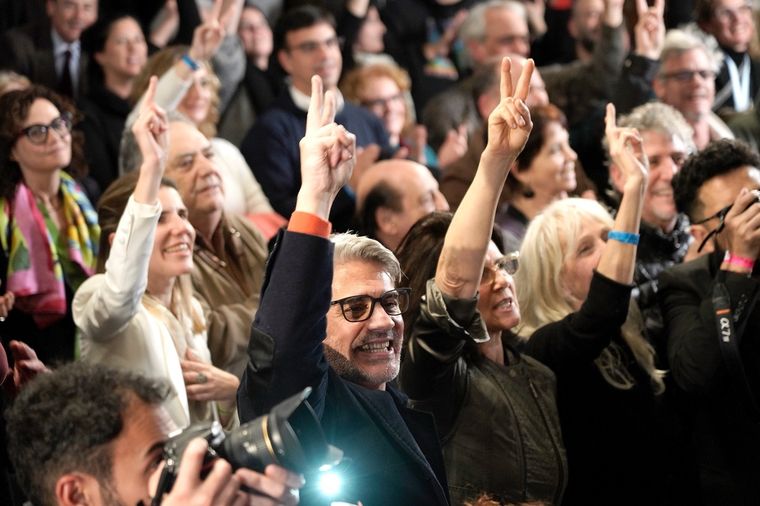 Massa recibió el apoyo de artistas Foto: Twitter Sergio Massa