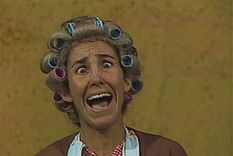 dona florinda no puede vender su mansion: ¿esta embrujada?