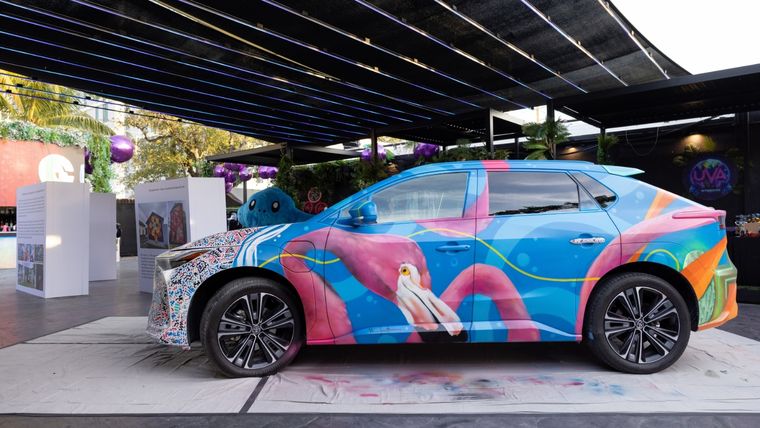 La razón por la que pintaron este SUV de Toyota Foto: Toyota