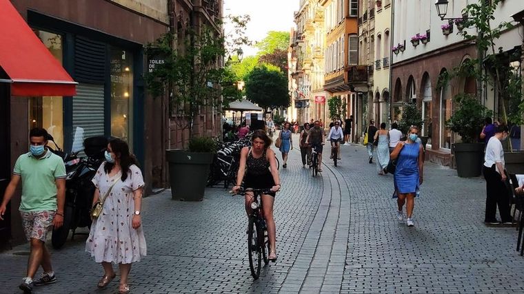 Las calles francesas comienzan a verse diferente. Foto: Foto: Radio Regional de Alsacia - @bleualsace