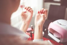 Que tu manicura dure más tiempo en verano, es posible. Foto: Pixabay - pixabay.com