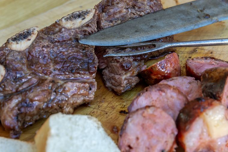 Asado Una de las comidas tradicionales de la gastronomía argentina sigue subiendo al ritmo de la inflación Foto: Shutterstock