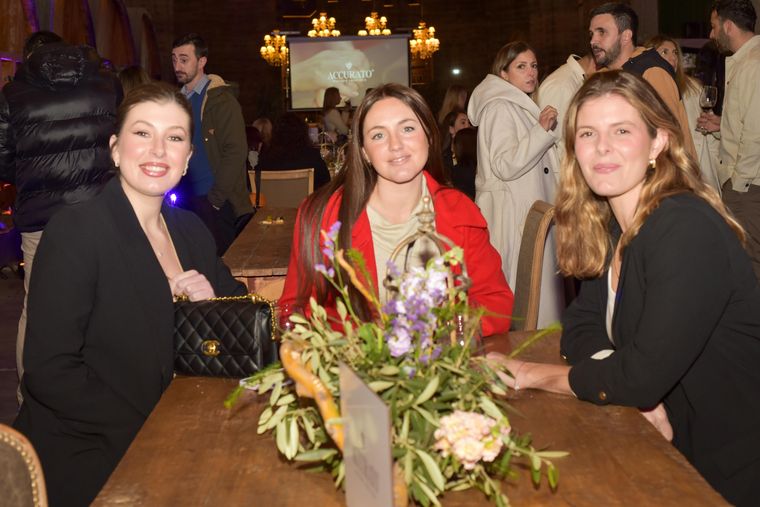 Sofía, Flor y Julia. Sofía, Flor y Julia.