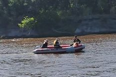 Se resbaló y cayó al río con su bebé en brazos. Aunque un hombre se tiró a ayudarlos, solo sobrevivió el menor. Foto: Gentileza Bomberos Voluntarios de Gualeguay Se resbaló y cayó al río con su bebé en brazos. Aunque un hombre se tiró a ayudarlos, solo sobrevivió el menor. Foto: Gentileza Bomberos Voluntarios de Gualeguay