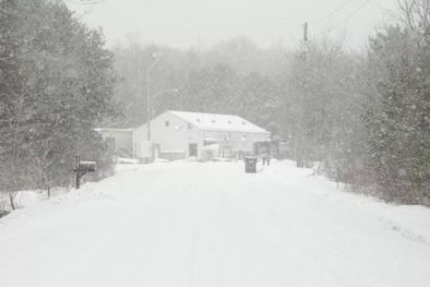 MDZol | El duro invierno canadiense no parecer detener el flujo de personas que llegan por la carretera de Roxham. Foto: ELOISE ALANNA/ BBC