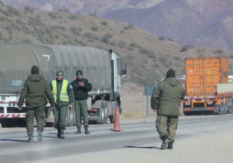 El paso está habilitado con el porte obligado de cadenas.