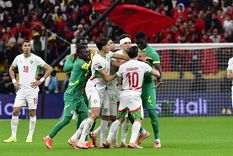 A dos meses de la escandalosa final, la CAF le sacó el título a Senegal y se lo dio a Marruecos. A dos meses de la escandalosa final, la CAF le sacó el título a Senegal y se lo dio a Marruecos.