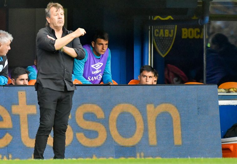 Ricardo Zielinski, DT de Belgrano, en la victoria 2-1 ante Boca en la Bombonera.