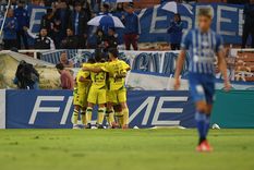 godoy cruz sufrio una dura derrota en mendoza y peligra la continuidad de flores