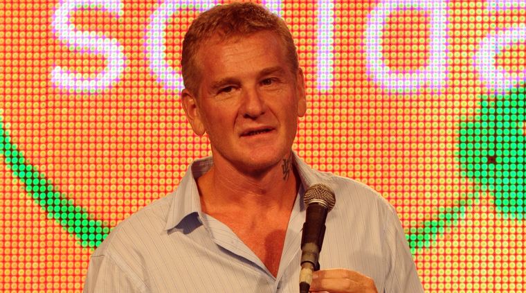 De Narváez quiere quedarse con Carrefour