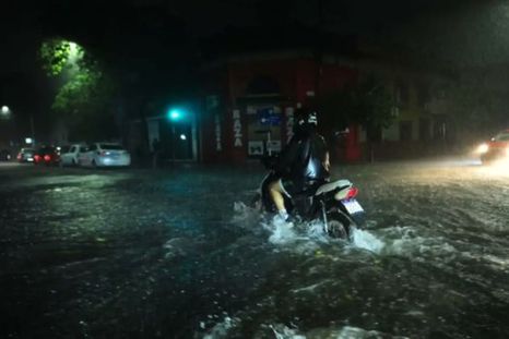 Las fuertes lluvias en Tucumán provocaron grandes inundaciones en distintas localidades. Las fuertes lluvias en Tucumán provocaron grandes inundaciones en distintas localidades.