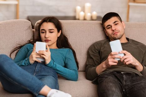 No comparten el mismo idioma, pero si el amor aparece... No comparten el mismo idioma, pero si el amor aparece...