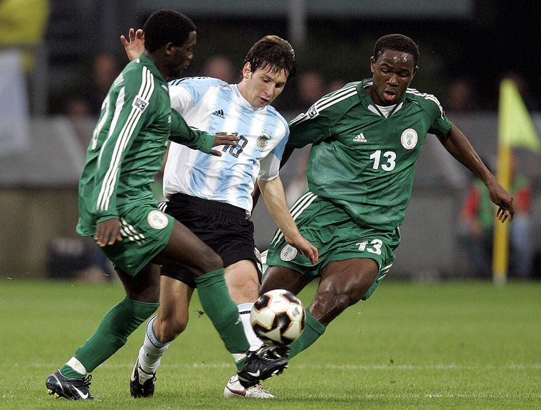 Messi ante Nigeria en el Mundial Sub 20 de Países Bajos Foto: Noticias Argentinas
