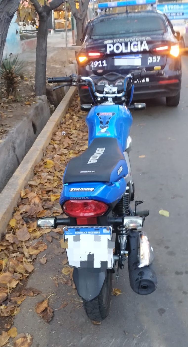 Un joven motociclista fue detenido cuando circulaba alcoholizado por Guaymallén Un joven motociclista fue detenido cuando circulaba alcoholizado por Guaymallén