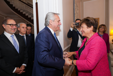 El presidente Alberto Fernández junto con Sergio Massa, se reunió en Bali con Kristalina Georgieva, directora del Fondo Monetario Internacional Foto: Presidencia de la Nación