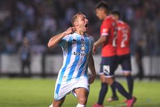 con nueve jugadores, racing le gano un clasico inolvidable al rojo