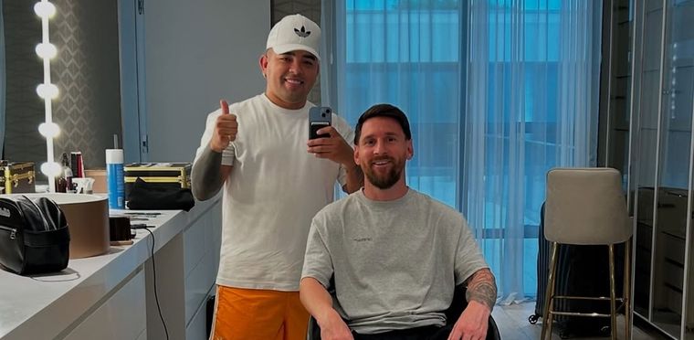 El 10 pasó por la peluquería y en las redes sociales mostró sus resultados. Foto: Instagram @dany_ale_32