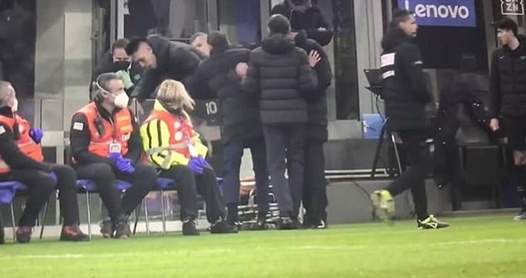 El Toro fue reemplazado en el complemento mientras su equipo ganaba el clásico. Foto: Captura