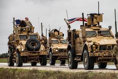 juegan con fuego: vehiculos militares de rusia y eeuu se amenazan en siria