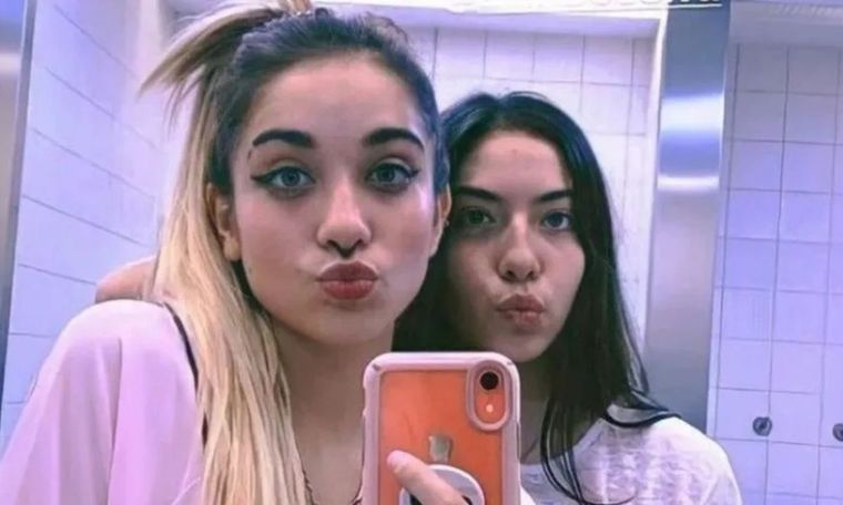 Ailín, la hermana de María Becerra, es idéntica a ella La joven de 21 años tiene una gran popularidad en las redes sociales