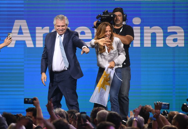 Alberto Fernández y Victoria Tolosa Paz hicieron referencia a los Oscar. Foto: Agencia Télam