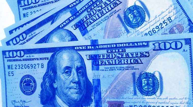 El precio del dólar blue cae tras las PASO. Foto: ALF PONCE MERCADO / MDZ