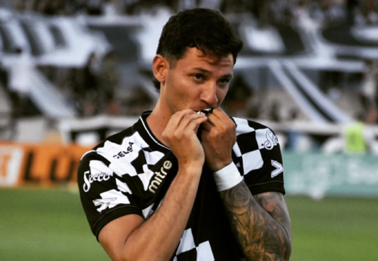 El defensor habló tras el triunfazo. Foto: Instagram @francomeritello