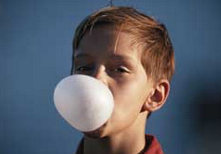 El chicle se puede quitar de la ropa con este truco de limpieza. Foto: Web El chicle se puede quitar de la ropa con este truco de limpieza. Foto: Web