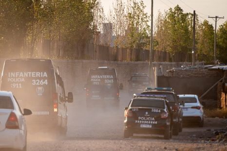 La Policía de Mendoza logró la detención de ocho personas vinculadas a distintos hechos delictivos en varios departamentos La Policía de Mendoza logró la detención de ocho personas vinculadas a distintos hechos delictivos en varios departamentos