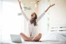 Si sabes donde están las mejores energías y sus cualidades, puedes hacer uso de ellas y beneficiarte atrayendo lo que quieres a tu vida. Foto: Foto de Fondo creado por jcomp - www.freepik.es
