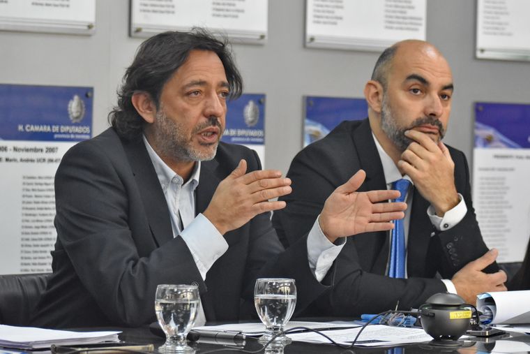 El Fiscal de Estado, Fernando Simón; y el director general de Administración, Pablo Frigolé.&nbsp;