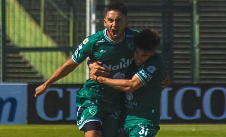 Jonathan Torres anotó por duplicado Foto: CA Sarmiento