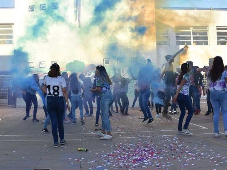 El Gobierno de Mendoza intenta controlar con un protocolo el Último Primer Día (UPD).