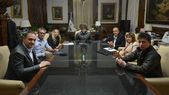 Javier Milei y la incógnita en torno a Guillermo Francos y Santiago Caputo. Javier Milei y la incógnita en torno a Guillermo Francos y Santiago Caputo.