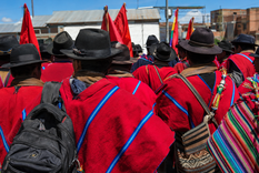 Los Ponchos Rojos volvieron a aparecer en medio de las protestas que sacuden a Bolivia.
