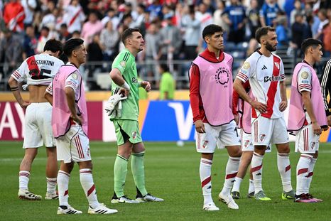 Un futbolista podría irse de River luego de que Marcelo Gallardo le comunicara que no sería tenido en cuenta. Un futbolista podría irse de River luego de que Marcelo Gallardo le comunicara que no sería tenido en cuenta.
