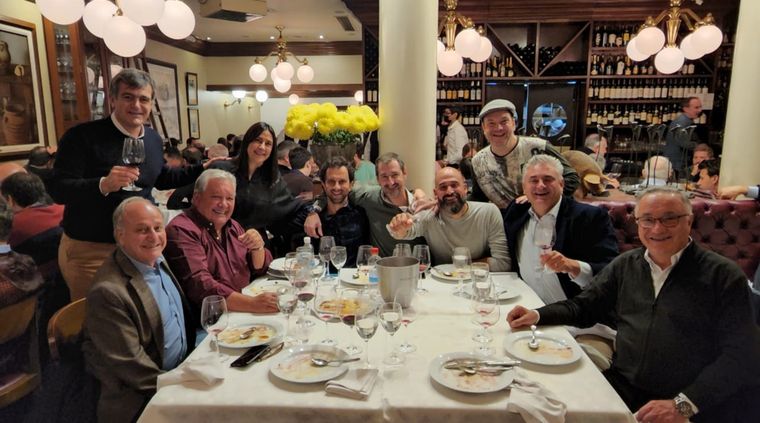 Una cena de winemakers y amigos. Foto: MDZ