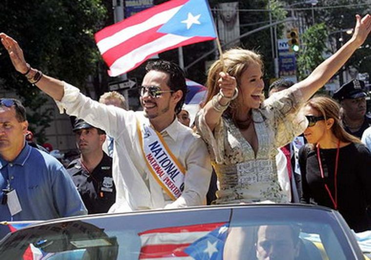 Marido y mujer durante las festividades puertorriqueñas en el Bronx. Foto: web