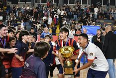 Festejo azulgrana: Talleres se consagró campeón del Nacional C20 de futsal. Foto: Futsal de Primera Festejo azulgrana: Talleres se consagró campeón del Nacional C20 de futsal. Foto: Futsal de Primera