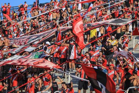Deportivo Maipú, uno de los representantes del fútbol mendocino, atraviesa un panorama complejo por los hechos de público conocimiento. Deportivo Maipú, uno de los representantes del fútbol mendocino, atraviesa un panorama complejo por los hechos de público conocimiento.