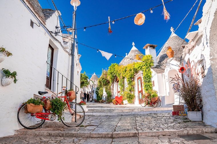 Los famosos trulli de Alberobello fueron nombrados Patrimonio de la Humanidad por la UNESCO Foto: Shutterstock