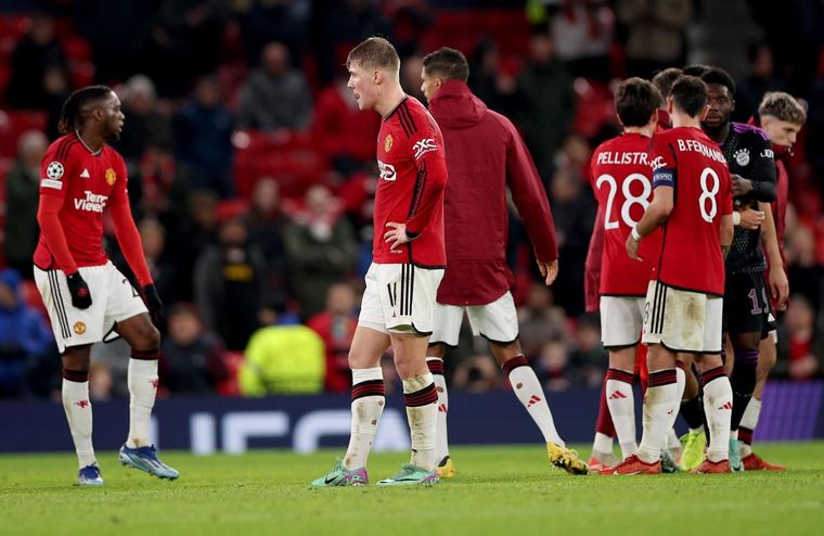 El Manchester United sumó otra decepción más: terminó último en su grupo de la Champions League Foto: EFE