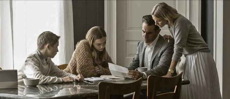 Una familia comienza a recibir misteriosas cartas de alguien que los vigila Foto: Netflix