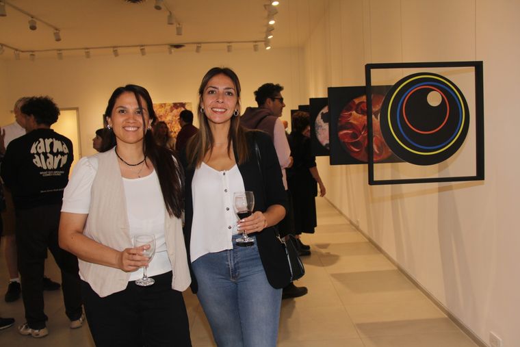 El martes quedó inagurada una nueva muestra en el Espacio Hipercerámico ArteH. Mirá la galería de fotos al final de la nota.