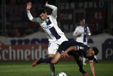 El Tomba y el Matador se ven las caras. Foto: Fotobaires El Tomba y el Matador se ven las caras. Foto: Fotobaires